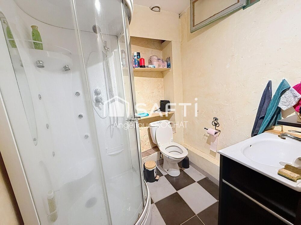 Maison de village 78 m² sur 3 niveaux avec garage  Faugères  99 000 €