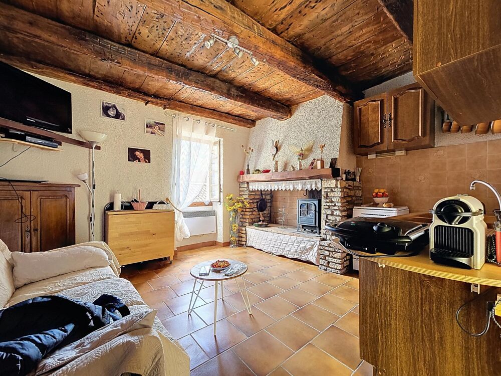 Vente Maison Charmante maison de village avec cheminée au cœur de Saint-Étienne-Estréchoux – Idéal premier achat ou pied-à-terre Saint-etienne-estrechoux