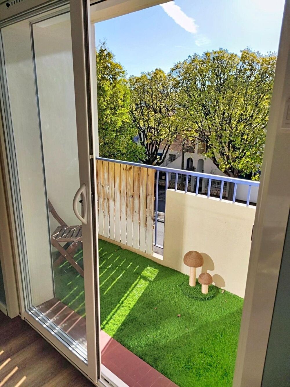 Superbe T3 entièrement rénové avec garage, cave et balcons