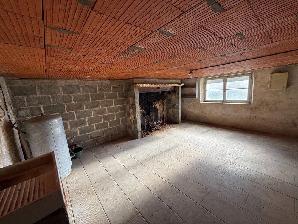 Vente Maison Maison 3 pièces avec de grandes dépendances Lesignac-durand