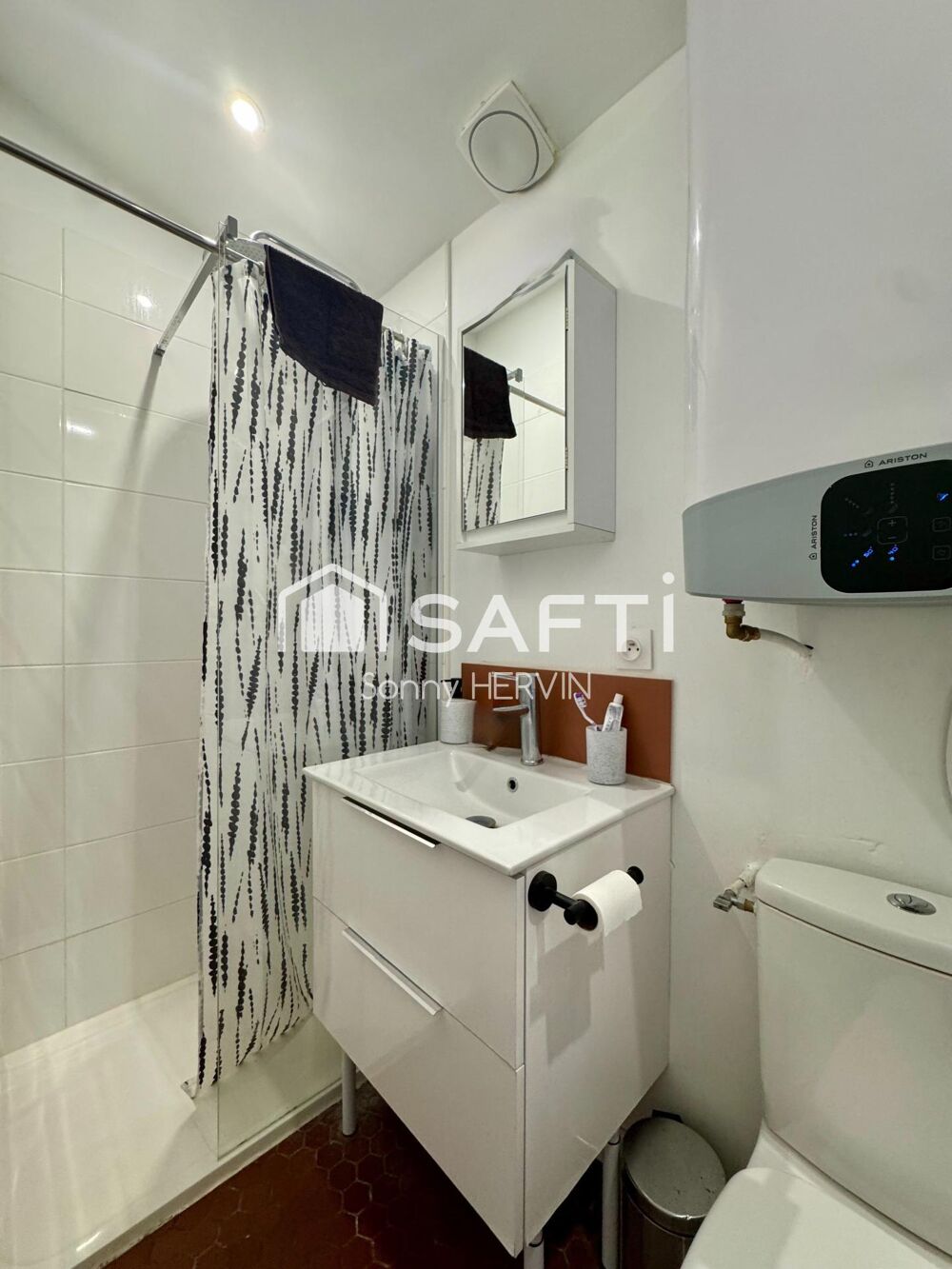 LES SABLES-DOLONNE - Petite maison rénovée avec cour