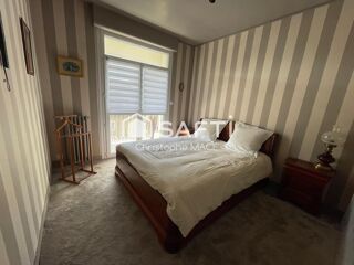  Appartement à vendre 6 pièces 145 m²