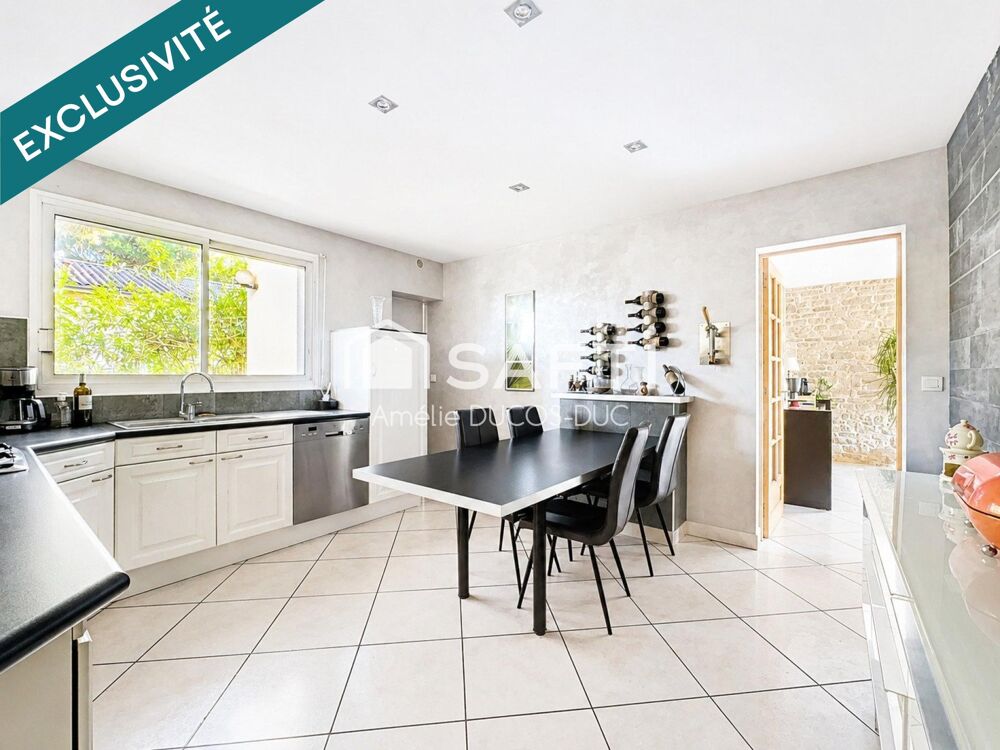 Vente Maison Maison familiale 3 chambres, 1 bureau, 1 salle de bain, 1 salle d'eau, 2 WC, 1 garage Pessac