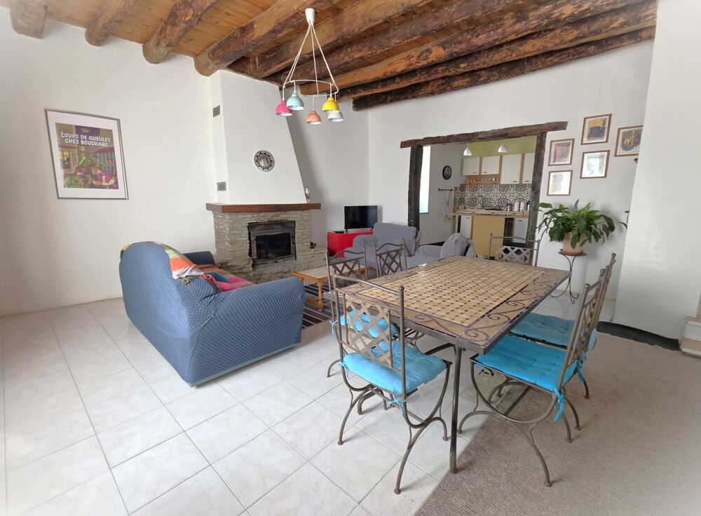 Maison t6 de 208m² sur une parcelle arborée de 1063m²
