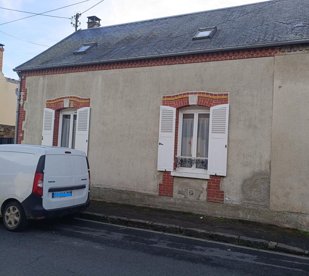 Maison de bourg de 90m2 avec studio en sus.