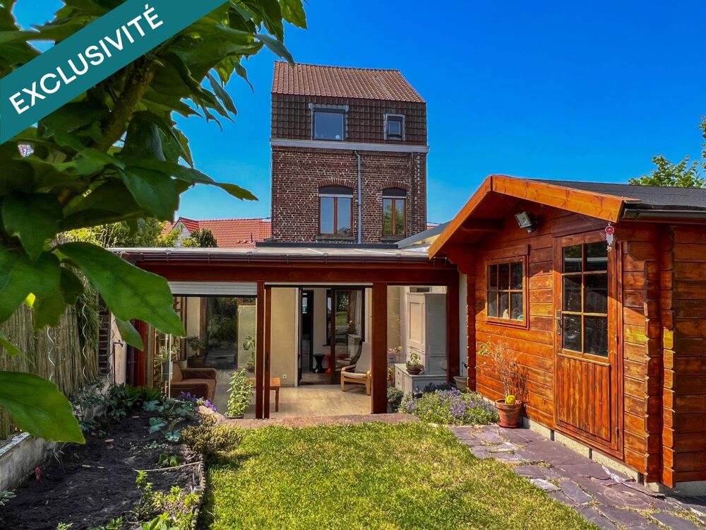 Grande maison familiale semi individuelle de 140m² sur un terrain de 262m² avec garage !!
