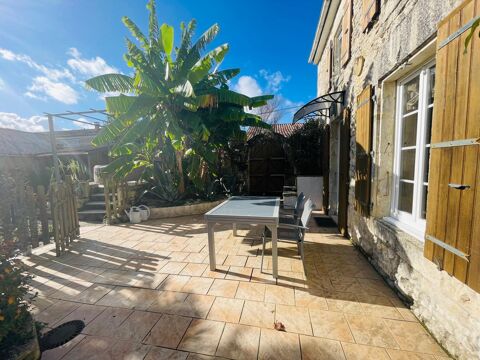   maison charentaise proche toutes commodit�s dans village Maison - 4 pi�ce(s) - 135 m�