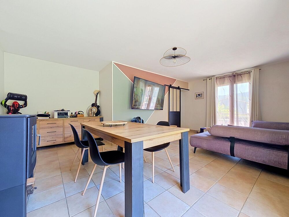 Vente Maison Une maison lumineuse avec vue dégagée, dans un quartier résidentiel recherché d'Hérépian. Herepian