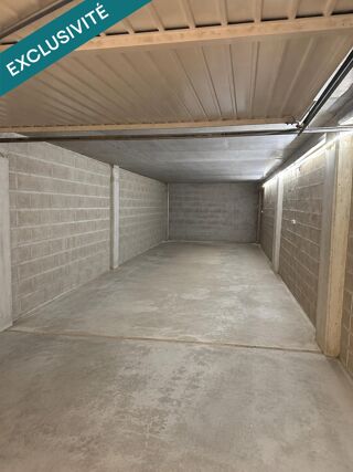  Parking / Garage à vendre 