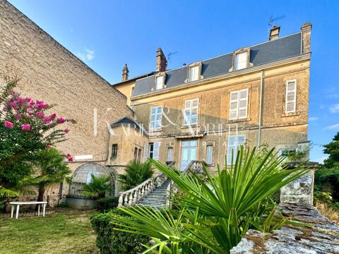   CHARME ET AUTHENTICIT� POUR CETTE MAISON BOURGEOISE DE CENTRE VILLE Maison - 10 pi�ce(s) - 386 m�