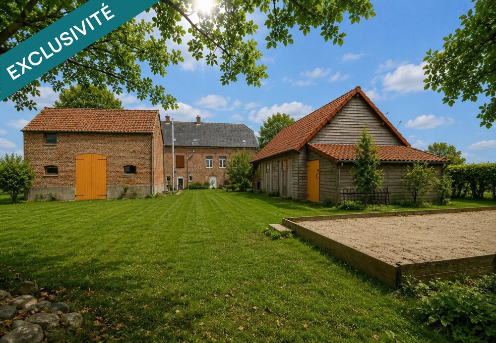 Ensemble de batis avec 431 m2 habitables, 15 chambres, 6 salles d'eau, dépendances 30m2 et 43 m2, 1455 m2 de parcelle!