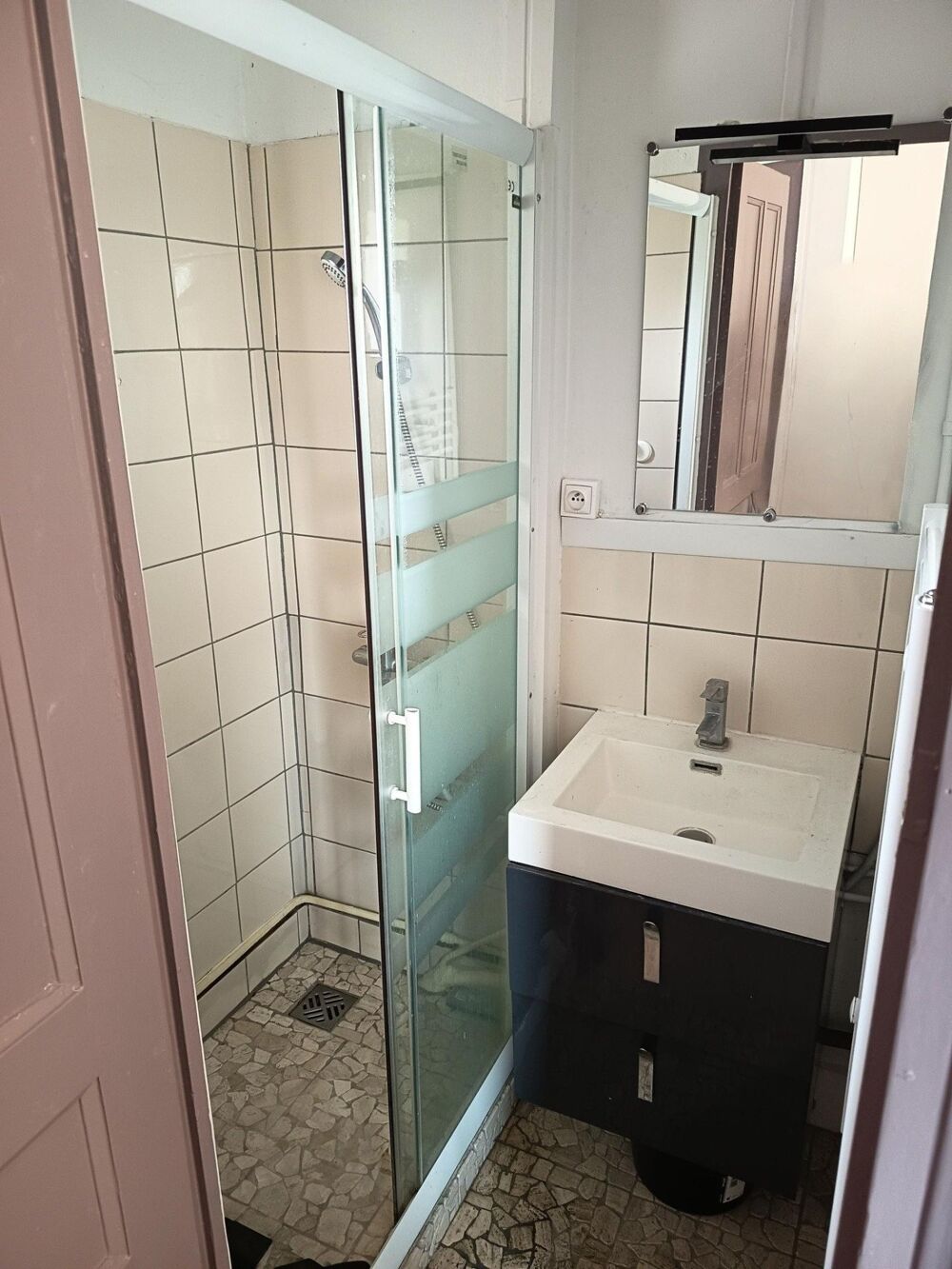 Vente Maison Maison individuelle de rapport divisée en deux appartements entièrement rénovés . Investissement locatif idéal Macon