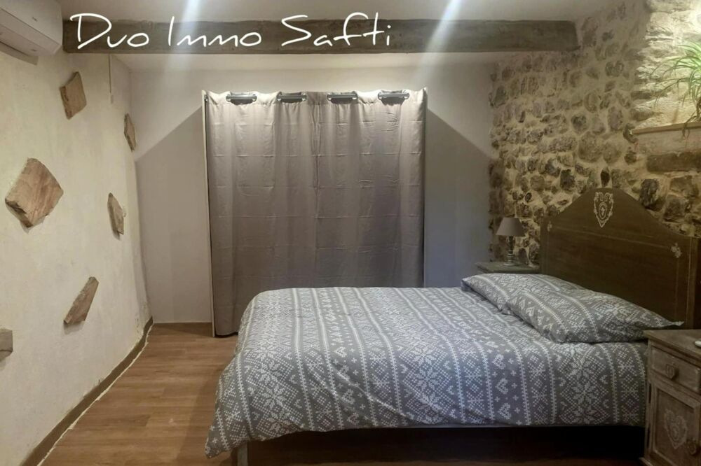 Vente Appartement T2 meublé et équipé dans petite copropriété sans syndic et sans charge. Mezel