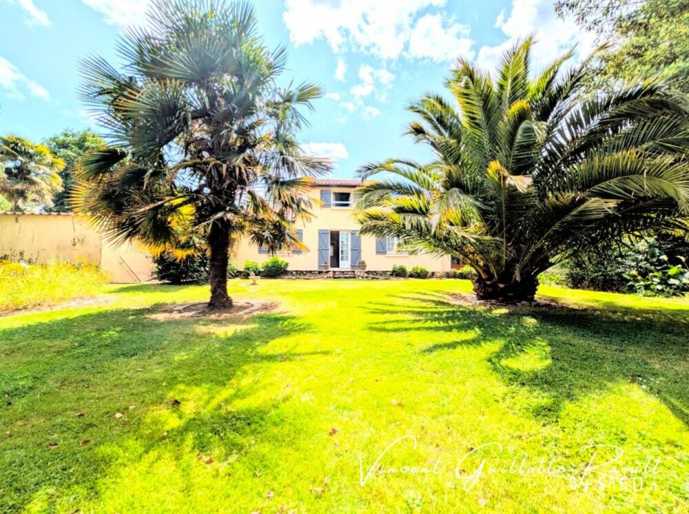 Vente Maison Maison190 m², 7 pièces, 4 chambres, piscine, garage 55m² Port-saint-pere