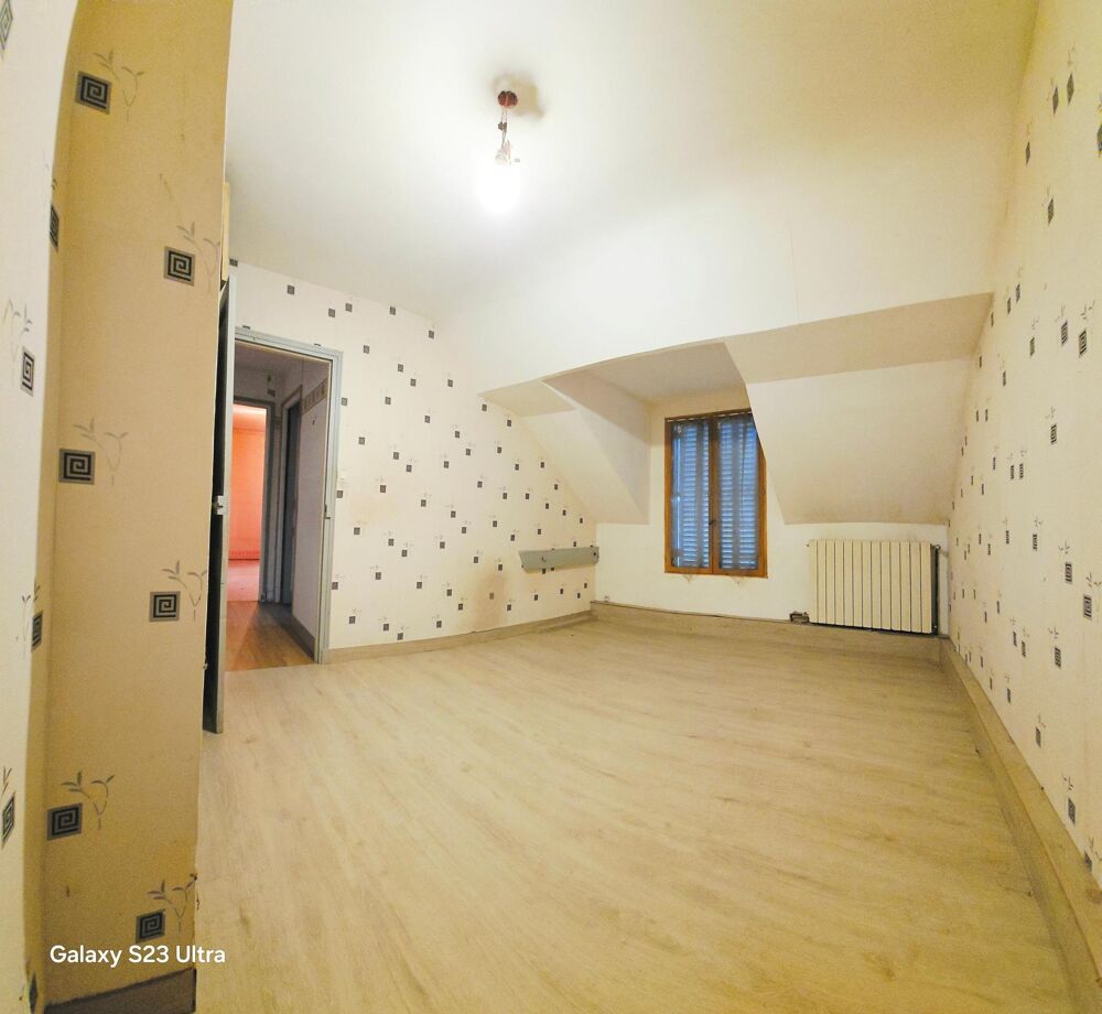 Vente Maison Maison de 140m2 avec 4 chambres, garage avec grenier, dépendance de 50m2 sur 2715m2 de terrain clos Folembray