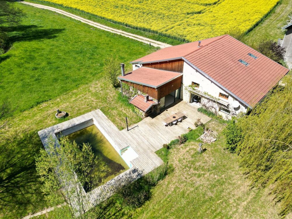 Belle maison parfaitement rénovée au calme .