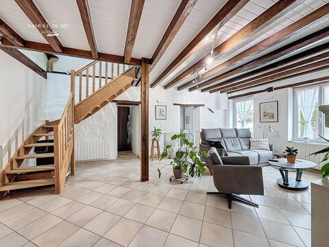   Plain pied, au calme, commercers � 2 mn. Maison - 7 pi�ce(s) - 153 m�