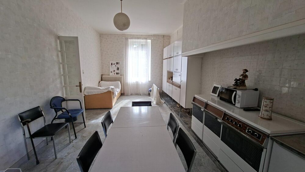 Vente Maison Une maison bourgeoise R+2- 212M2 cour, garage, depandance Argeliers