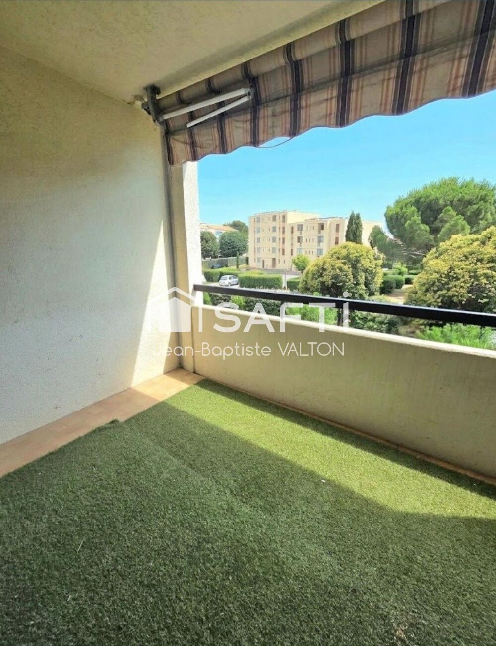 Vente Appartement Appartement T3 ascenseur, terrasse, et parking privatif à 5mn à pied des plages et du port de Sanary Sanary-sur-mer