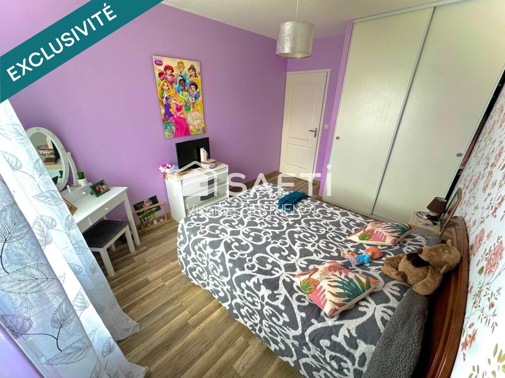 PAVILLON PLAIN PIED / 3 CHAMBRES / 1 BUREAU / GARAGE/ DEPENDANCES /TERRAIN A NIORT !
