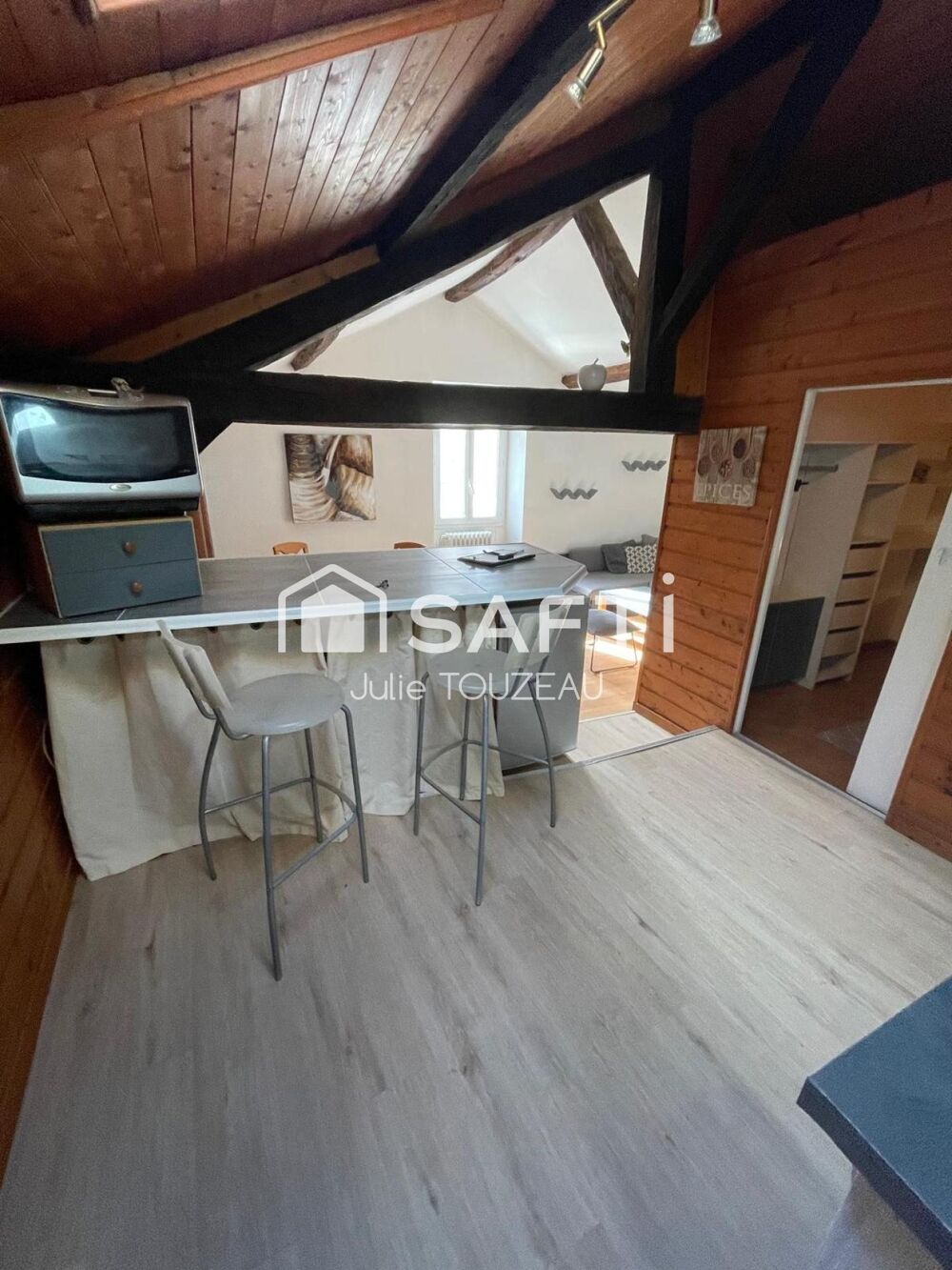 Vente Immeuble Investissement coup de cœur pour cet immeuble de rapport au charme exceptionnel Saint-jean-d'angely