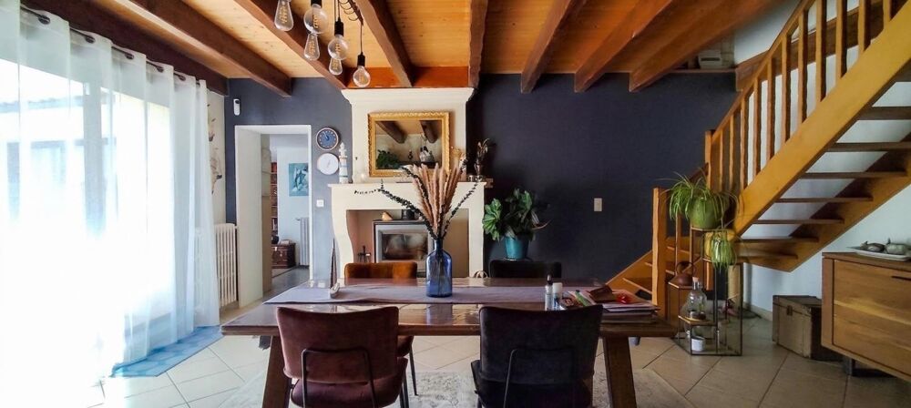 Vente Maison Charentaise en pierre rénovée avec jardin Taillant Taillant