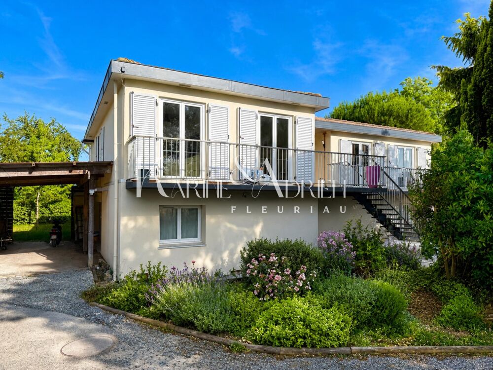 Pavillon 6 chambres, garage, carport et jardin