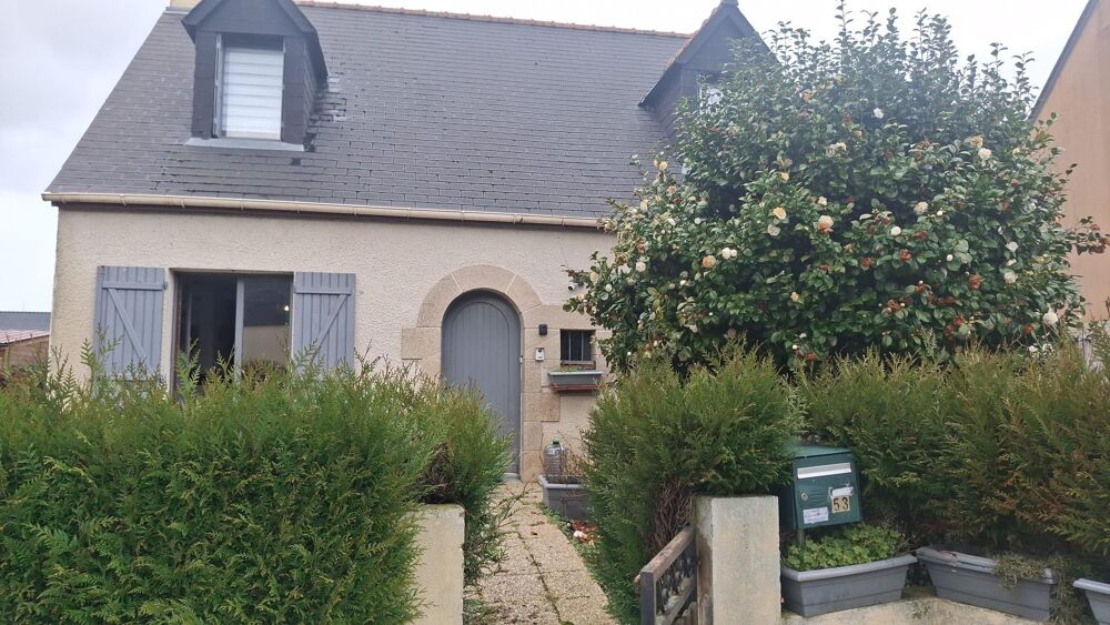 Maison traditionnelle non mitoyenne - proche du bourg (5min à pied) et de la gare (2H40 de Paris en TGV)