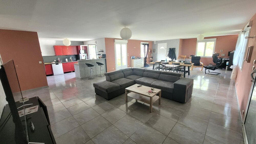 Vente Maison EXCEPTIONNEL ! 84m2 de pièces de vie, du plain pied, 5 chambres spacieuses, un environnement campagnard, de l'ancien associé à d Chatellerault