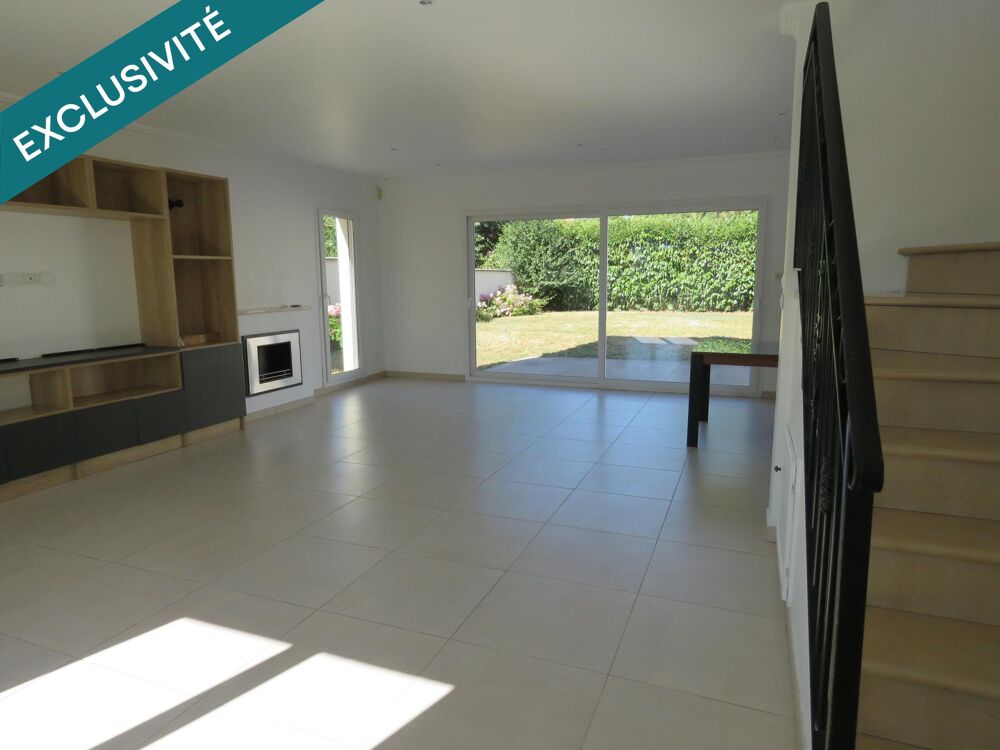 Maison 6 pièces de 195 m² avec une grande dépendance à Cercottes au nord d'Orléans.