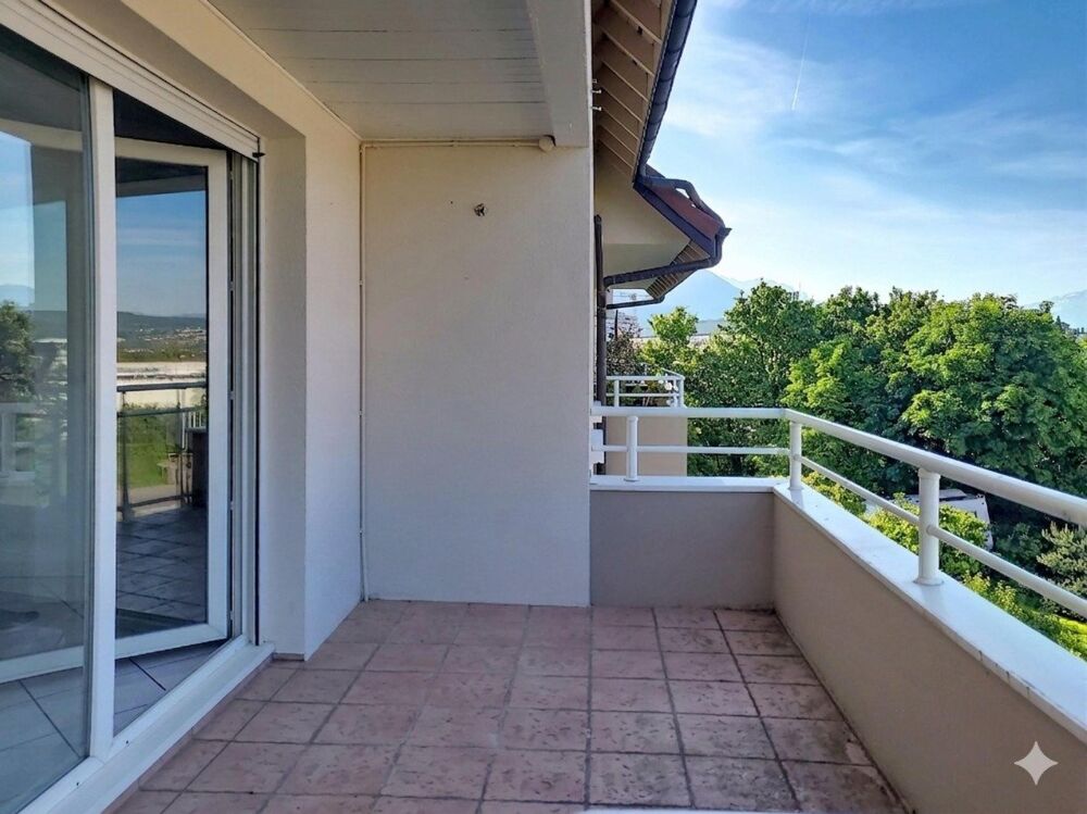 Annecy, appartement de 86 m2 avec terrasse et balcon