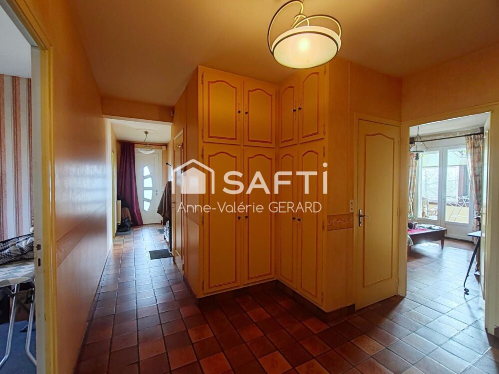 Pavillon 202 m² avec sous sol et grand terrain clos