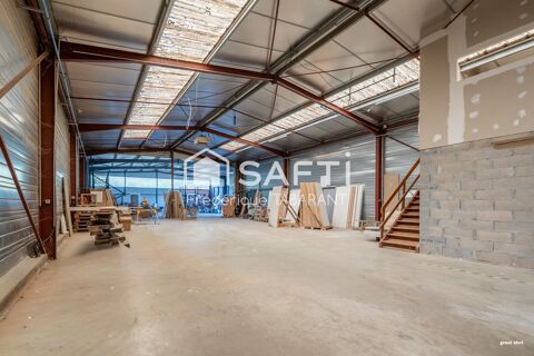   Entrepôt avec bureaux indépendants - zone d'activité dynamique 