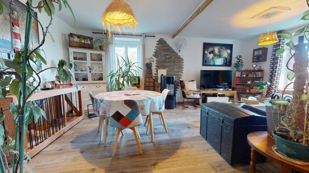 Vente Maison Maison + Hangar + Bâtisse à rénover + Dépendances sur 4 555 m² de terrain. (visite virtuelle disponible) Leuhan