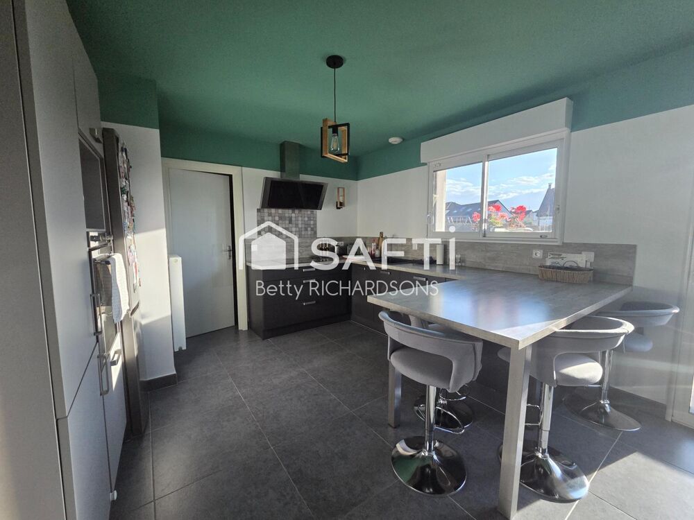 Vente Maison Cubique de 4 chambres. On pose ses meubles. Avion