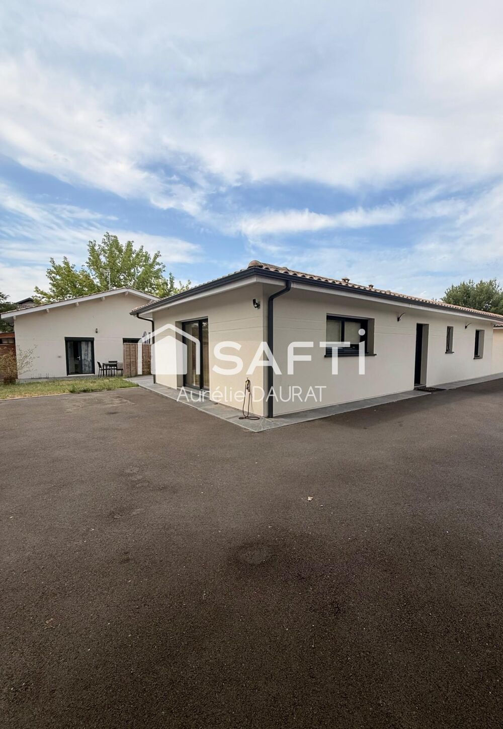 Vente Maison Bien rare avec gîte et prestations premium Salles