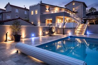  Maison � vendre 9 pi�ces 240 m�