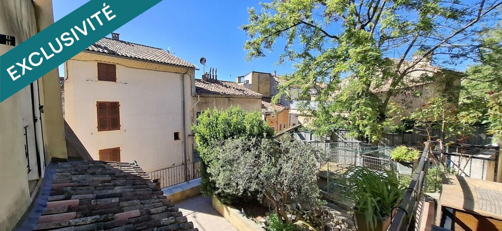 Maison de Maison de village avec terrasse et cuisine d'été, idéalement située au coeur du centre ancien. À découvrir!