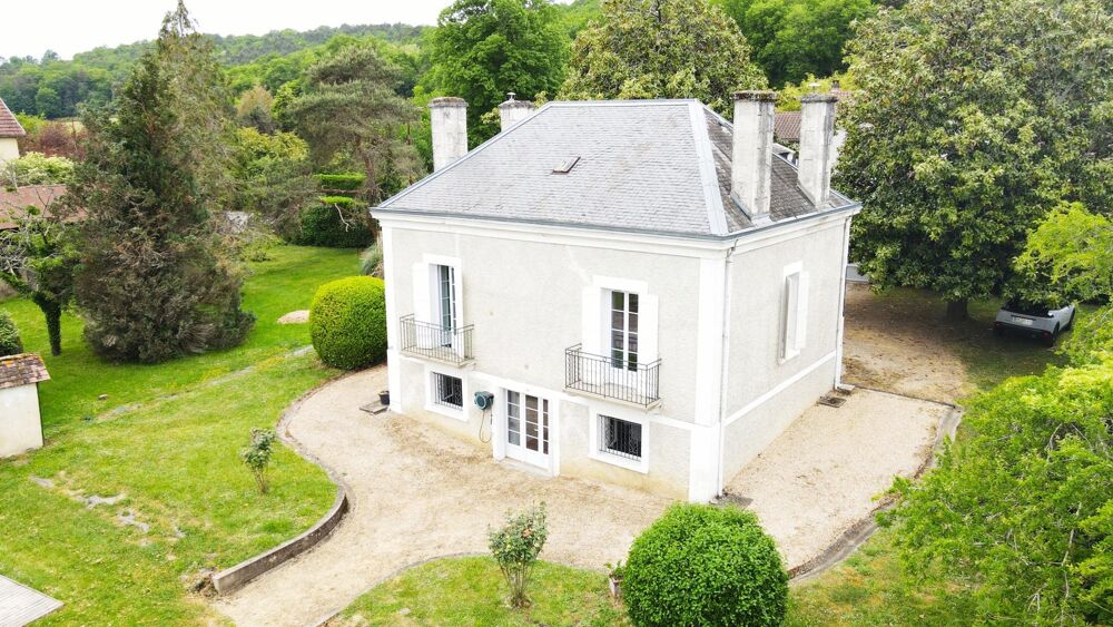 Vente Maison Propriété de 4 chambres et un bureau sur 2700 m2 Antonne-et-trigonant