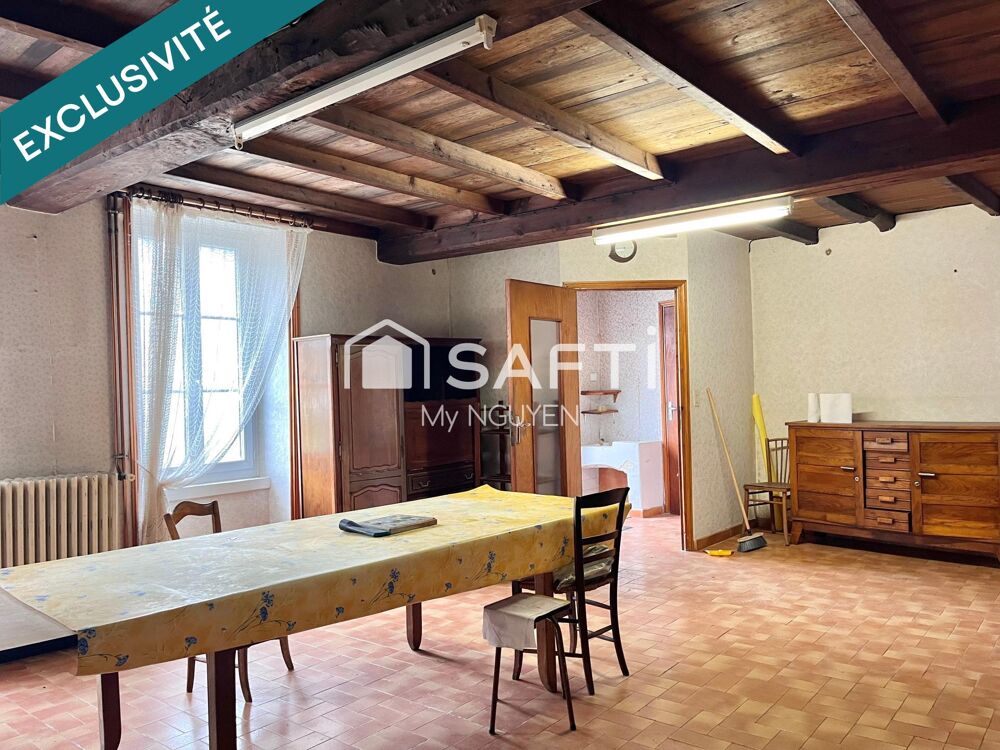 A rénover! Grande maison de village et dépendances