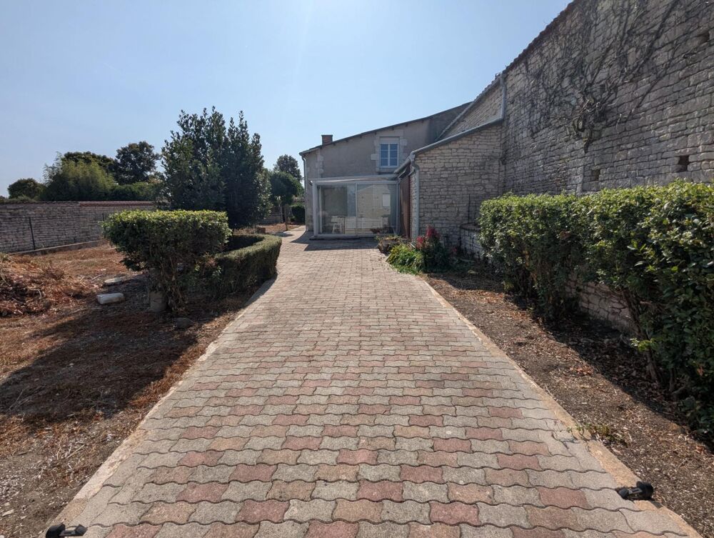 Vente Maison GRANDE MAISON A RÉNOVER AVEC JARDIN - ENVIRONNEMENT CALME Mauze-sur-le-mignon