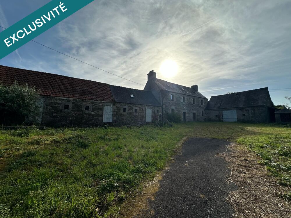 Maison avec hangar et 28 000m² de terrain.