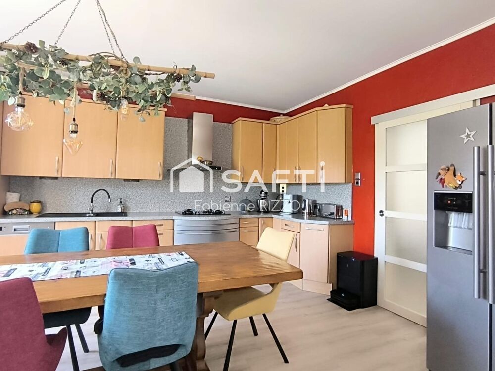 GUENVILLER  Maison familiale de caractère , 6 pièces , de 195 m² sur 1 059 m² de terrain