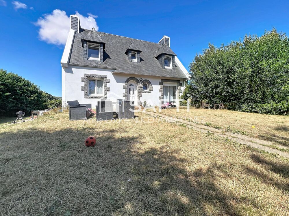 Maison néo-bretonne 4 chambres sur sous-sol complet, grand terrain.