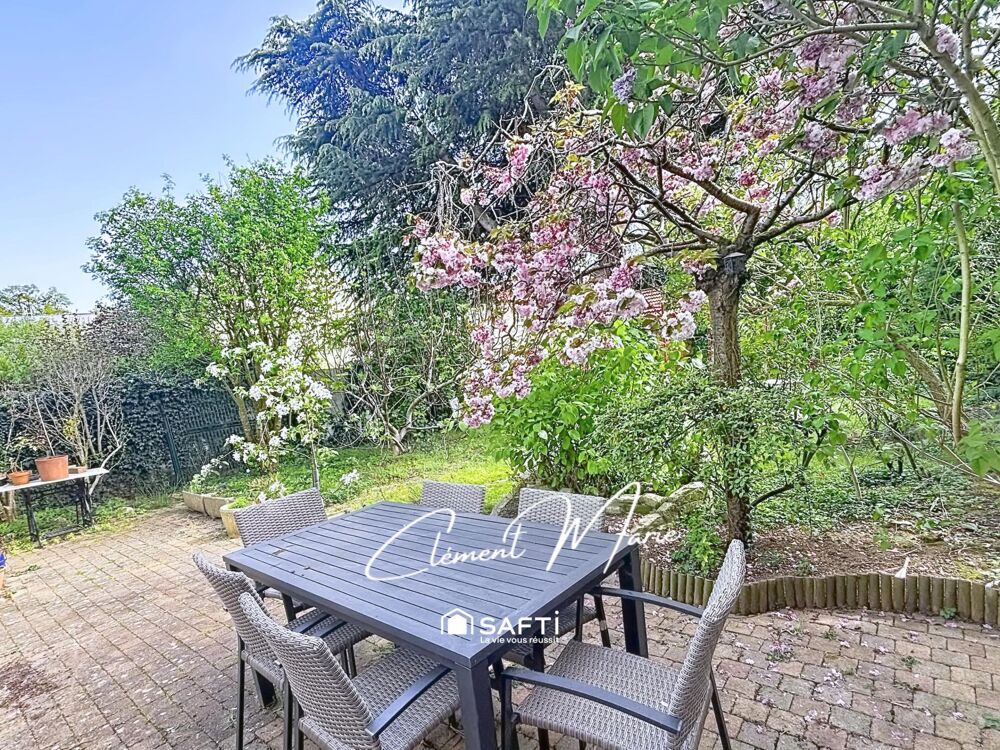 Vente Maison Maison individuelle de 156 m2 avec 5 chambres sur un terrain de 398 m2, garage et dépendance. Combs-la-ville