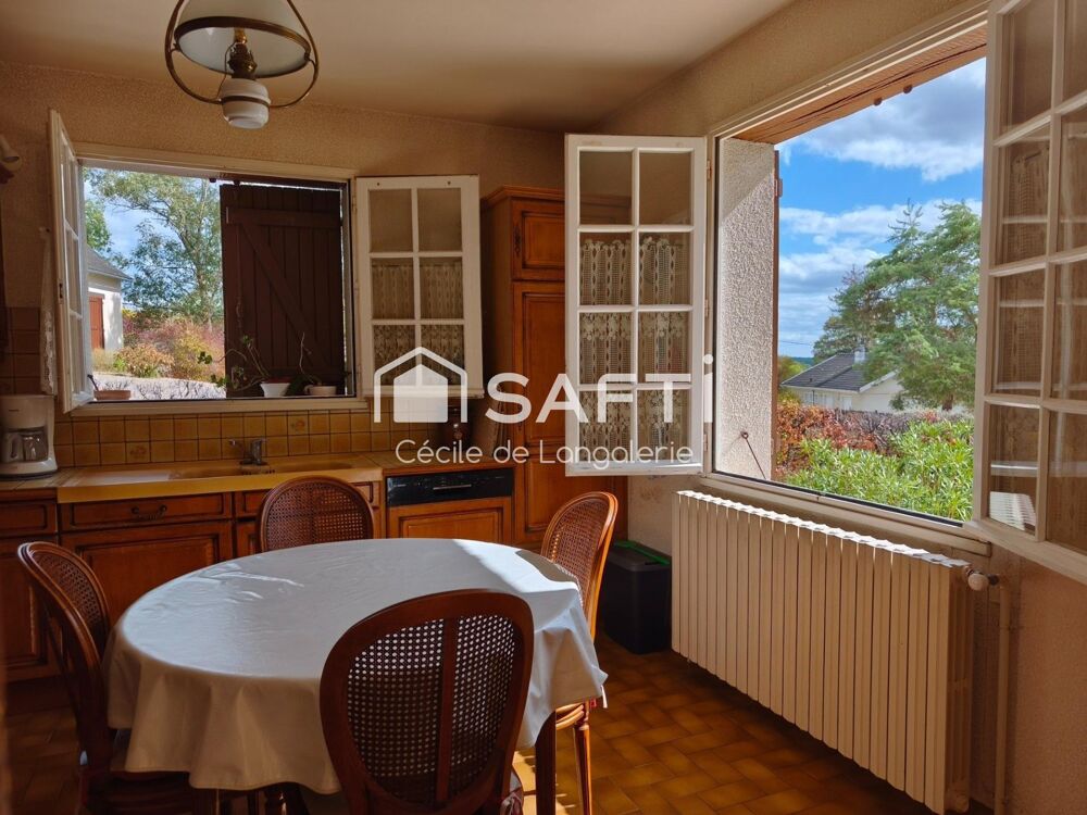 BELLE MAISON ENTRETENUE AVEC VIE DE PLAIN-PIED