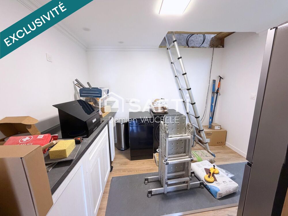 Maison à finir de rénover, proche de l'étang de pêche.
