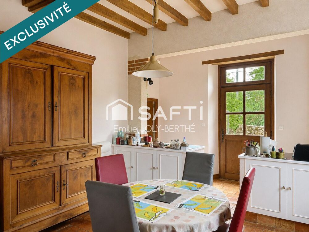 EXCLUSIVITÉ  Propriété de caractère rénovée  173 m²  2,3 hectares  La Cropte