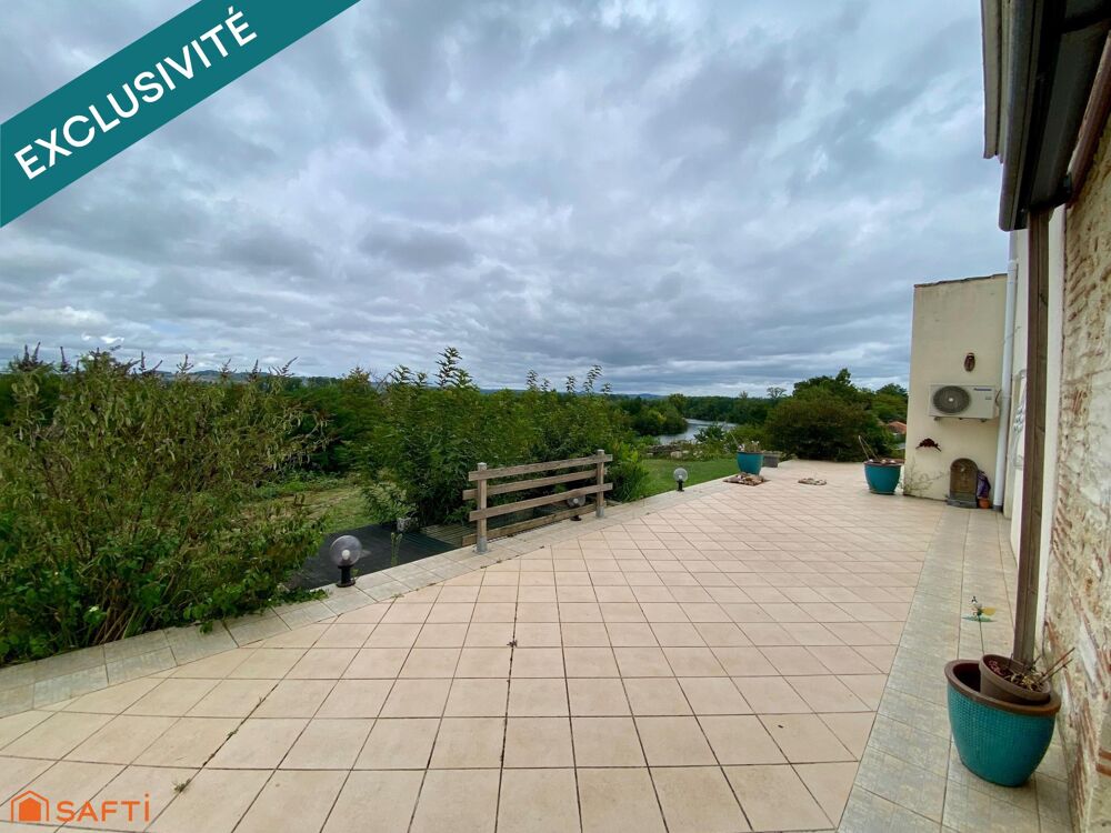 Maison familiale avec dépendances, vaste terrain et vue dégagée sur le Lot
