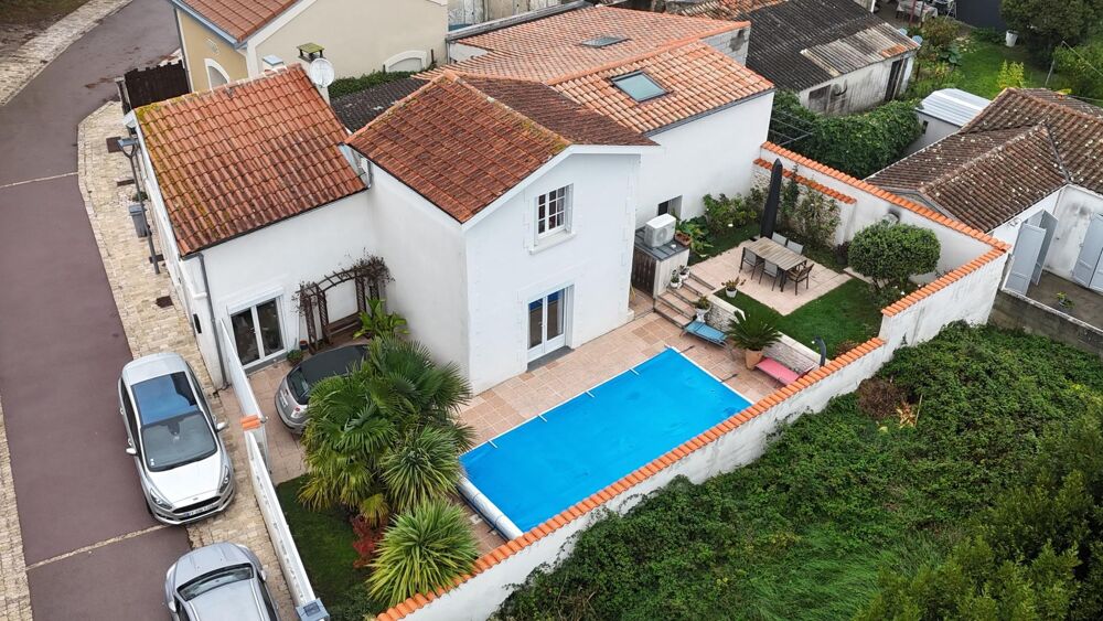 Vente Maison Maison de charme - 3 chambres et bureau - Garage et Piscine proche de la mer Fouras
